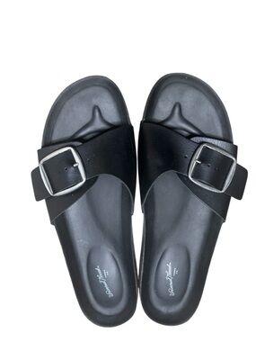 Universal Thread Black Buckled Slide Sandals Size 9